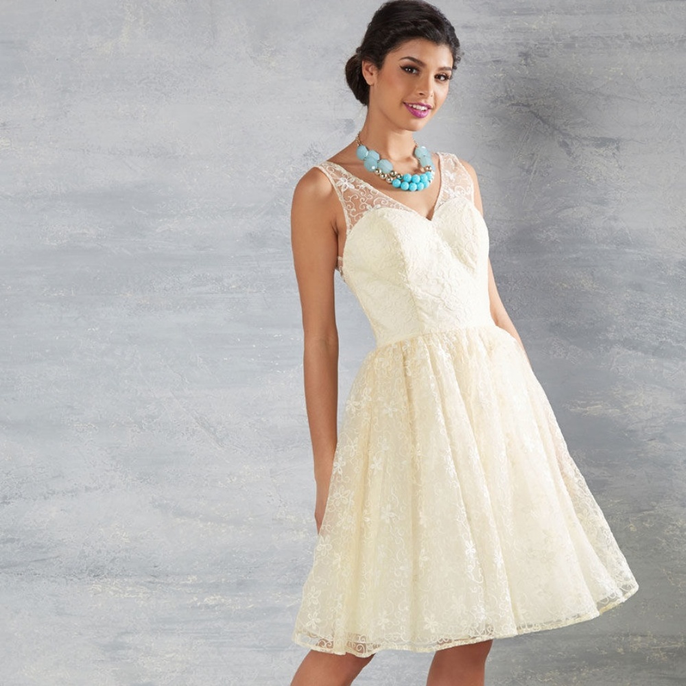 Modcloth Wedding Belle Ivory Lace Sweetheart Dress